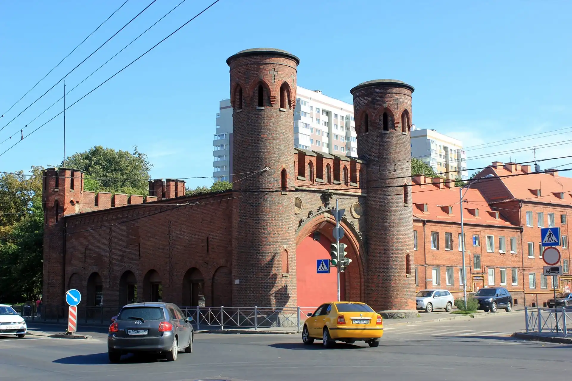 Закхаймские ворота: от защиты города до арт-пространства